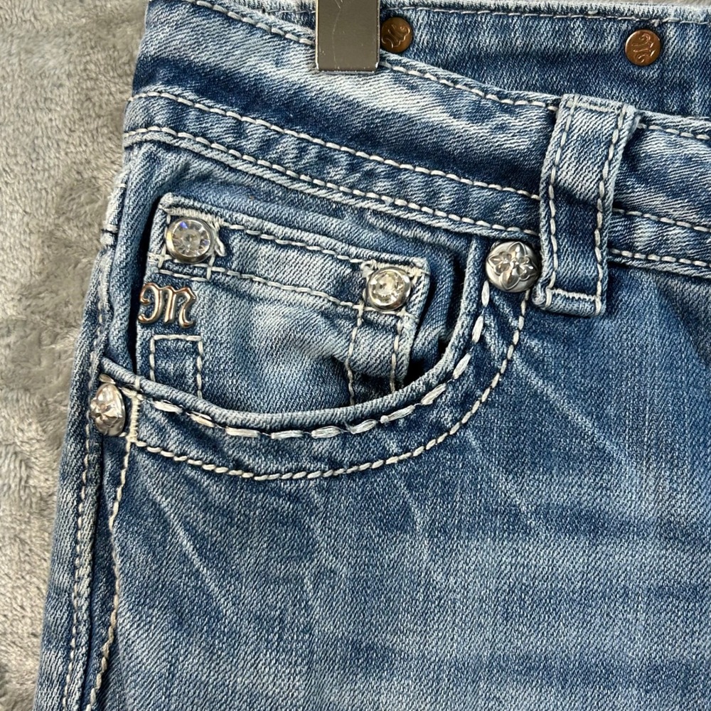 Miss Me Signature Cropped Capri Jean 29 Light Wash Embroider Sequin JE8131C Read - Picture 4 of 15